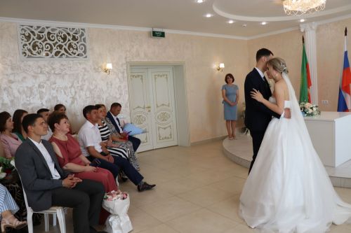 В Нурлате зарегистрировали сотый брак