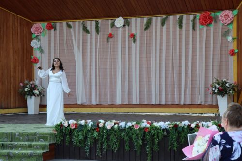 В сквере «Театральный» прошел праздник, посвященный Дню семьи, любви и верности