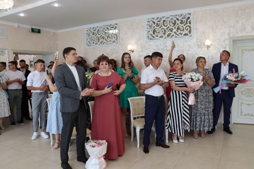 В Нурлате зарегистрировали сотый брак