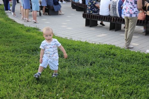 В сквере «Театральный» прошел праздник, посвященный Дню семьи, любви и верности