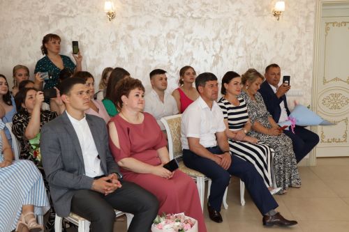В Нурлате зарегистрировали сотый брак