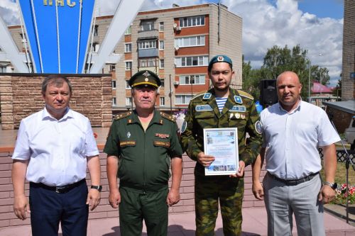 В Нурлате бойцы ВДВ отметили свой праздник