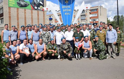 В Нурлате бойцы ВДВ отметили свой праздник