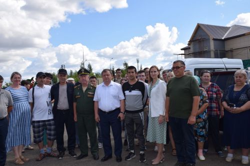 Еще четыре нурлатца отправились в зону СВО для службы по контракту