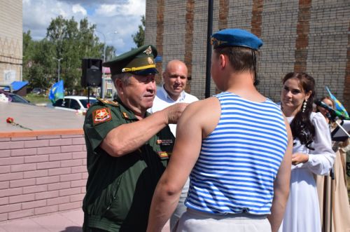 В Нурлате бойцы ВДВ отметили свой праздник