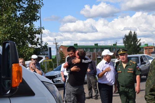 Еще четыре нурлатца отправились в зону СВО для службы по контракту
