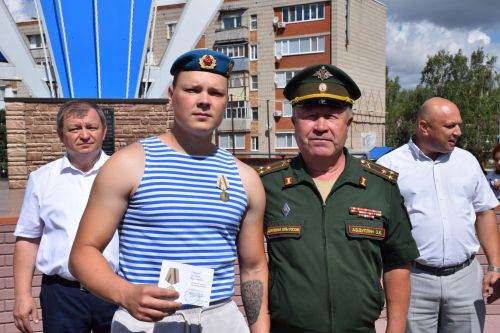 В Нурлате бойцы ВДВ отметили свой праздник