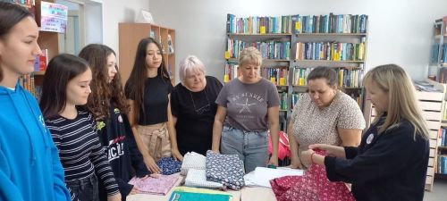 Нурлатские волонтеры провели мастер-класс по кройке изделий для участников СВО