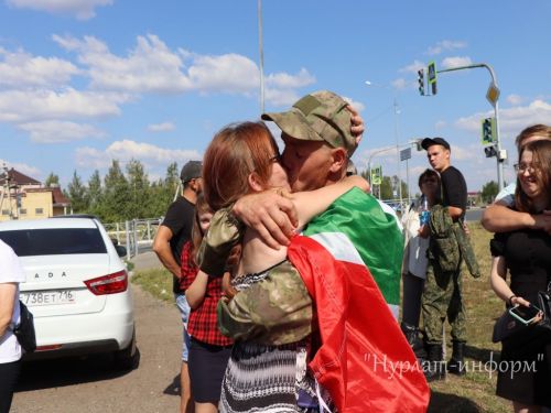 Еще 7 нурлатцев-контрактников отправились в зону СВО