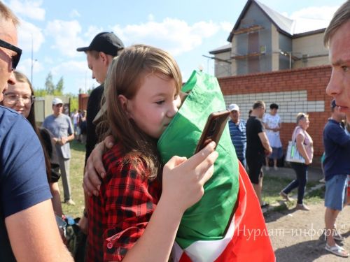 Еще 7 нурлатцев-контрактников отправились в зону СВО