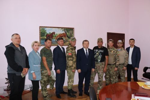 Дамир Ишкинеев встретился с мобилизованными, прибывшими в отпуск