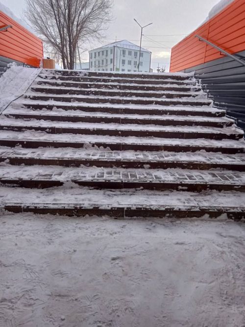 На улицах Нурлата продолжается интенсивная уборка снега