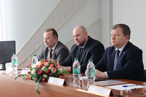 В Нурлате продолжаются встречи трудовых коллективов с руководством района