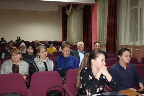 В Нурлатской гимназии состоялась очередная встреча руководителей района с жителями прилегающих микрорайонов