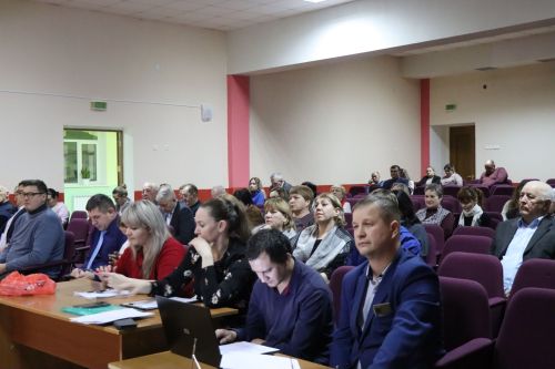 В Нурлатской гимназии состоялась очередная встреча руководителей района с жителями прилегающих микрорайонов