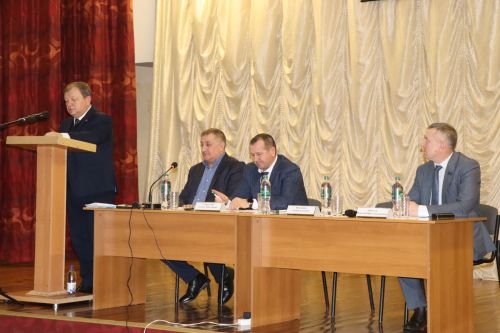 В Нурлатской гимназии состоялась очередная встреча руководителей района с жителями прилегающих микрорайонов