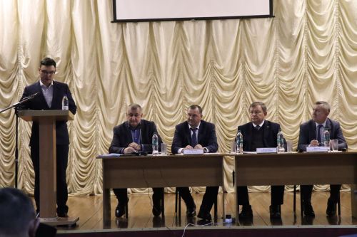 В Нурлатской гимназии состоялась очередная встреча руководителей района с жителями прилегающих микрорайонов