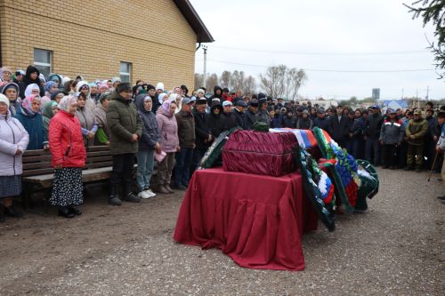 В Нижнем Нурлате простились с бойцом СВО