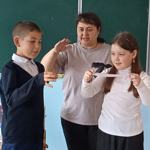 Нурлатские школьники поставили опыты и эксперименты из подручных средств