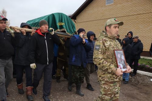 В Нижнем Нурлате простились с бойцом СВО