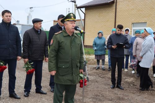 В Нижнем Нурлате простились с бойцом СВО
