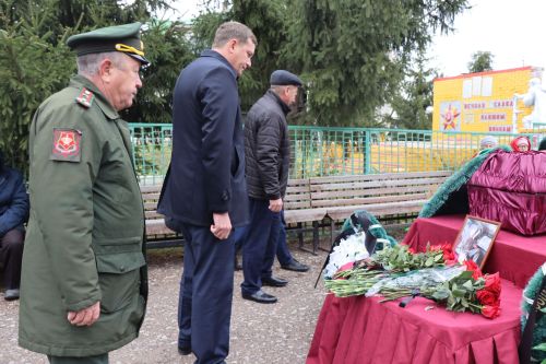 В Нижнем Нурлате простились с бойцом СВО