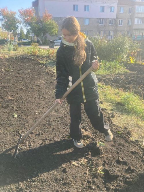 В Нурлате продолжается благоустройство Сквера Учителей