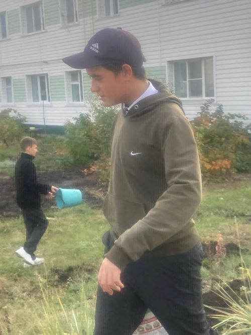 В Нурлате продолжается благоустройство Сквера Учителей