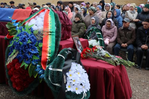 В Нижнем Нурлате простились с бойцом СВО