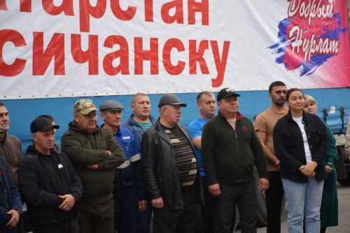 Глава района Дамир Ишкинеев вместе с «Боевым братством» отвез в зону СВО гуманитарный груз