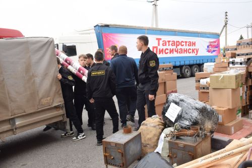 Глава района Дамир Ишкинеев вместе с «Боевым братством» отвез в зону СВО гуманитарный груз