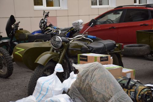 Глава района Дамир Ишкинеев вместе с «Боевым братством» отвез в зону СВО гуманитарный груз
