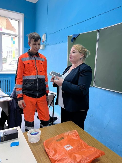 Студенту Нурлатского аграрного техникума вручили iPhon 13