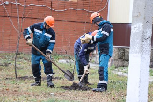 Нурлатцы вышли на осенний субботник