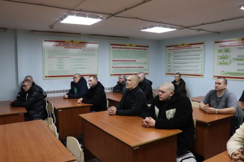 В Нурлате проводили в армию 17 новобранцев