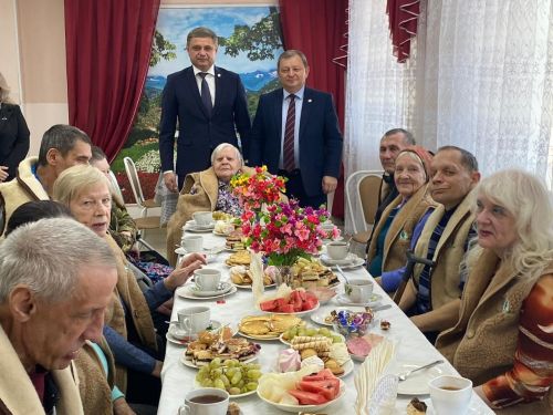 В Нурлате прошел праздничный концерт в честь Международного дня пожилых людей