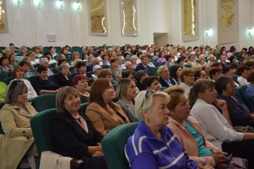 В Нурлате торжественно поздравили учителей с профессиональным праздником