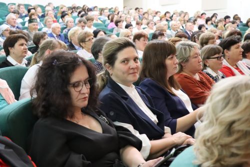В Нурлате торжественно поздравили учителей с профессиональным праздником