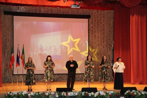 Нурлатцы в рамках благотворительных концертов «СВОих не бросаем» собрали более 1 млн рублей