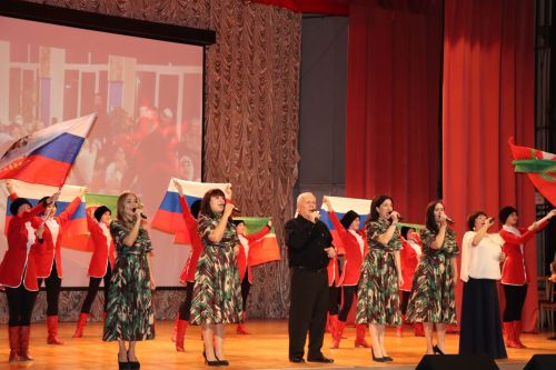 Нурлатцы в рамках благотворительных концертов «СВОих не бросаем» собрали более 1 млн рублей