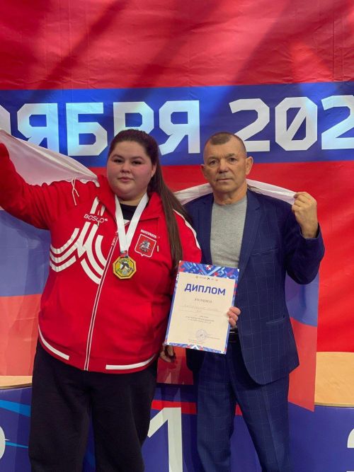 Спортсменка из Нурлата стала Чемпионкой мира по борьбе на поясах