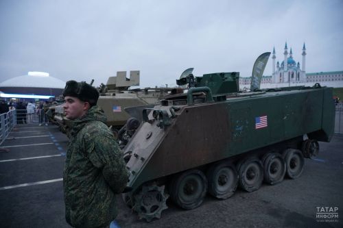 За три дня выставку подбитой НАТОвской техники  посетили более 42 тыс. человек