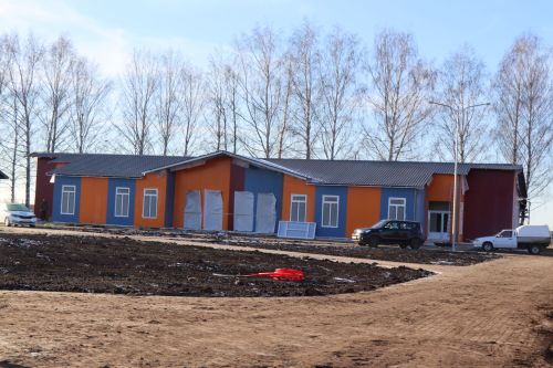Дамир Ишкинеев посетил строящийся детский лагерь «Заречный»