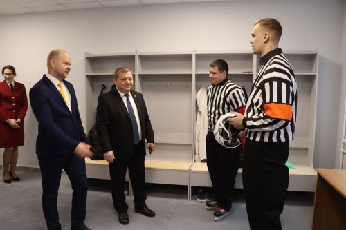 В Нурлате после капремонта торжественно открыли ледовый дворец «Ледок»