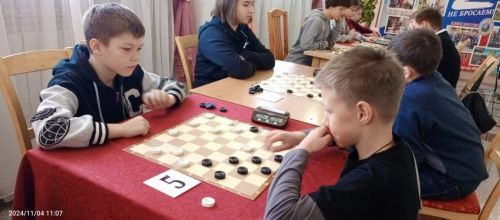 В День народного единства юные шашисты Нурлата собрались на турнир