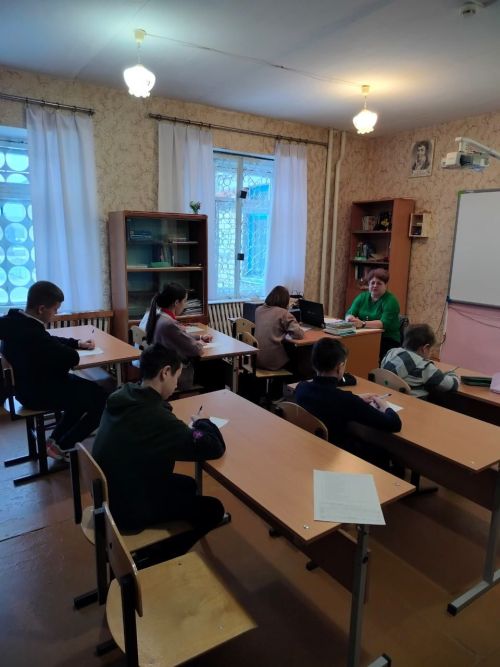 В Елаурской школе с детьми говорили о правах ребенка