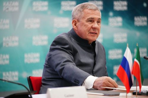 Минниханов поздравил жителей республики с Днем Конституции России