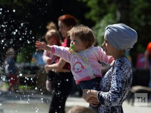 Более 47 тысяч работающих родителей в Татарстане получают пособие по уходу за ребенком до 1,5 лет