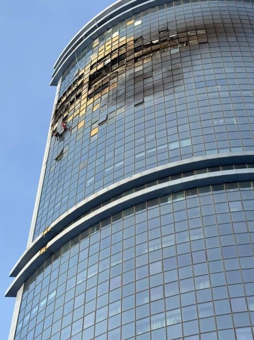 В ЖК «Лазурные небеса» ведутся работы по устранению последствий атаки БПЛА