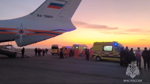 Пострадавших при крушении самолета в Казахстане россиян доставит спецборт МЧС